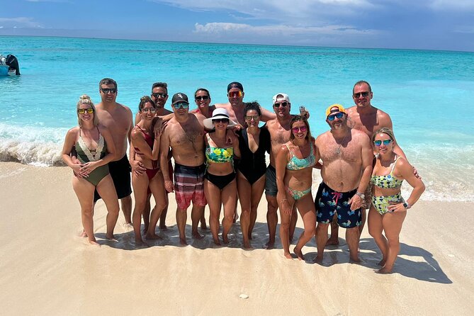 007 Private Beach Club -Swimming Pigs, Snorkeling, Lunch, Drinks - Should you book the 007 Beach Club tour?