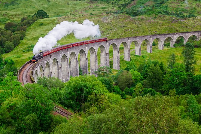 2-Day Jacobite Experience including the Hogwarts Express from Edinburgh - Day one: Pitlochry and the road north