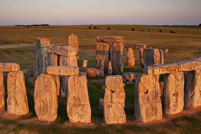 2 DAY TOUR | Jurassic Coast, Glastonbury, Stonehenge & Salisbury - How the guide shapes the experience