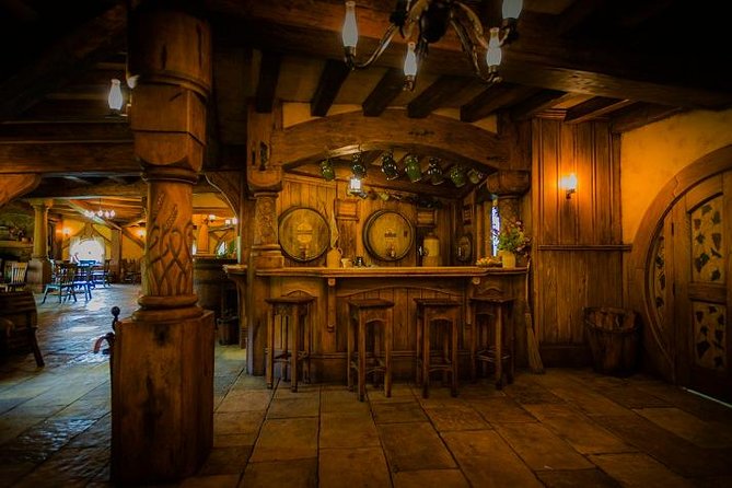 2 Day Waitomo Caves, Hobbiton Movie Set and Rotorua Tour from Auckland - Te Puia, Pōhutu Geyser, and Rotorua’s geothermal ground