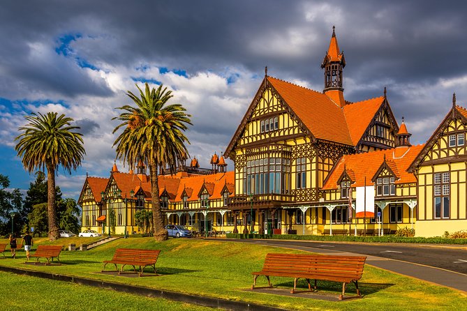 2 Day Waitomo Caves, Hobbiton Movie Set and Rotorua Tour from Auckland - The strongest reasons to book
