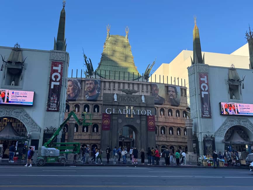 3.5-hour private tour of Hollywood and Beverly Hills in an SUV - A private way to cover Los Angeles highlights