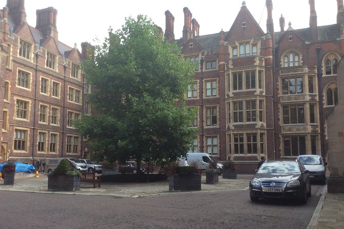 3 Hour Private Downton Abbey London Locations Walking Tour - Buckingham Palace, Green Park, and royal connections