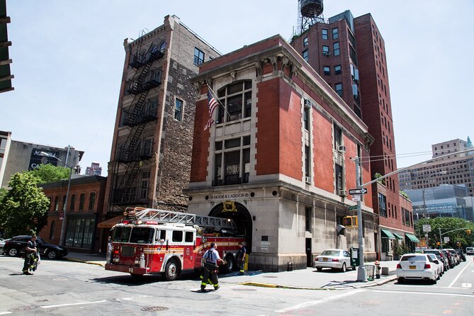3-Hour Private NYC TV and Movie Tour - The Friends apartment building