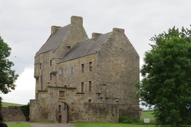 4-Day Outlander Trail Tour from Edinburgh Including Admissions - Day 3: Culloden, Clava Cairns, and Highland life
