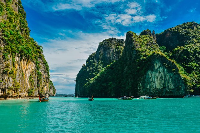 4 PEARLS OF ANDAMAN SEA (PHIPHI, KRABI, JAMES BOND, RANG YAI) - 2 Days 1 Night - Sunset from the Phi Phi viewpoint
