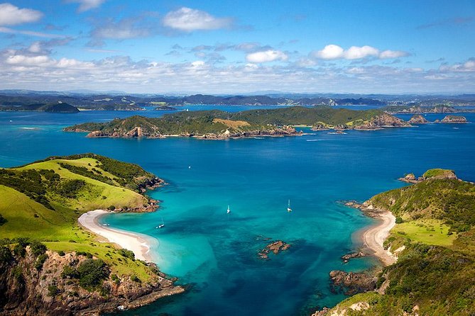 5-Day Bay of Islands Rotorua Waitomo Caves and Hobbiton Tour from Auckland - A five-day route with a lot packed in