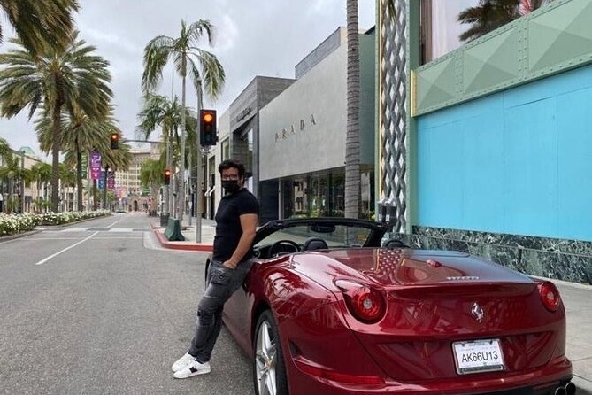 50-Minute Driving Tour: Explore Hollywood Sign in a Ferrari - Guide quality can shape the whole outing