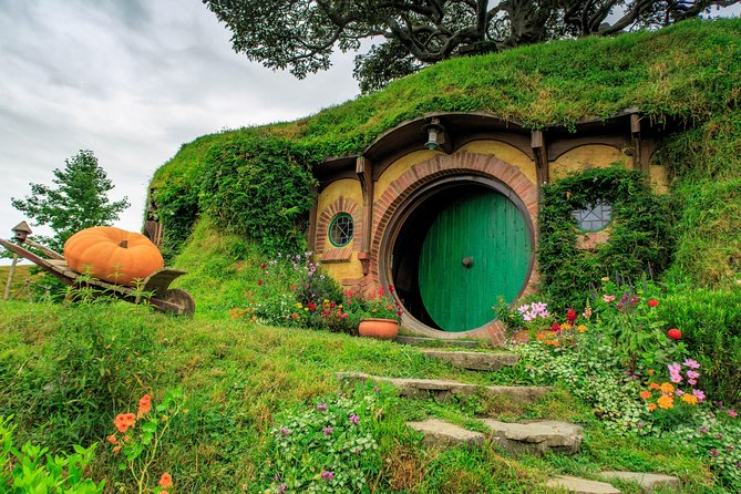6hr Hobbiton Movie Set Tour - Departs Tauranga - The Tauranga start and the drive toward the Shire
