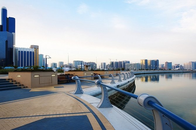 Abu Dhabi City Tour with Warner Bros. Park - Key points to know before booking