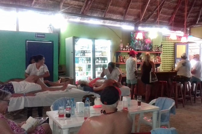 ADULTS GOLD A day at the beach at Los Arrecifes Restaurant-Open Bar And Massage. - The public beach setting at Mahahual