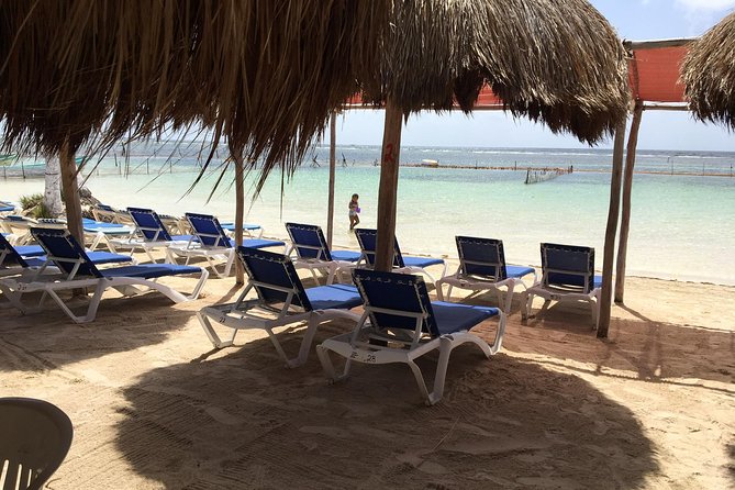 ADULTS GOLD A day at the beach at Los Arrecifes Restaurant-Open Bar And Massage. - How the open bar works from 9 a.m. to 2 p.m.