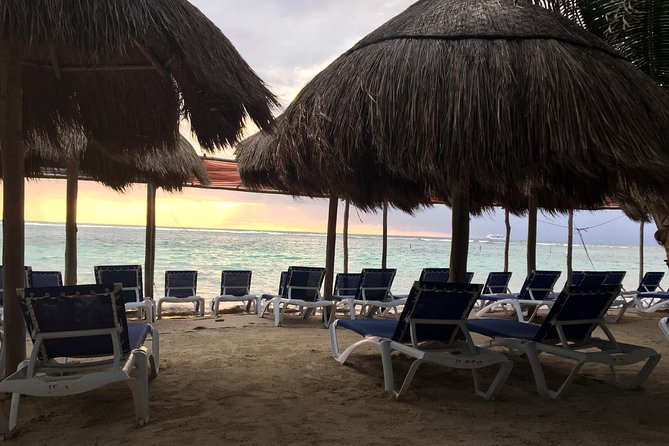 ADULTS GOLD A day at the beach at Los Arrecifes Restaurant-Open Bar And Massage. - The 40-minute full-body massage