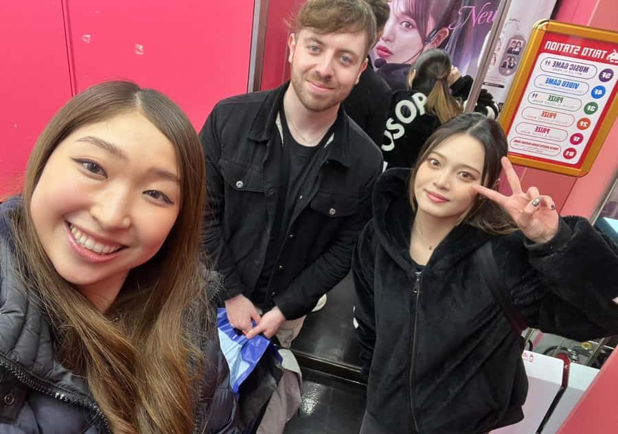 Akihabara: Private Anime and Pop Culture Tour - Specialist shops and the hunt for English manga