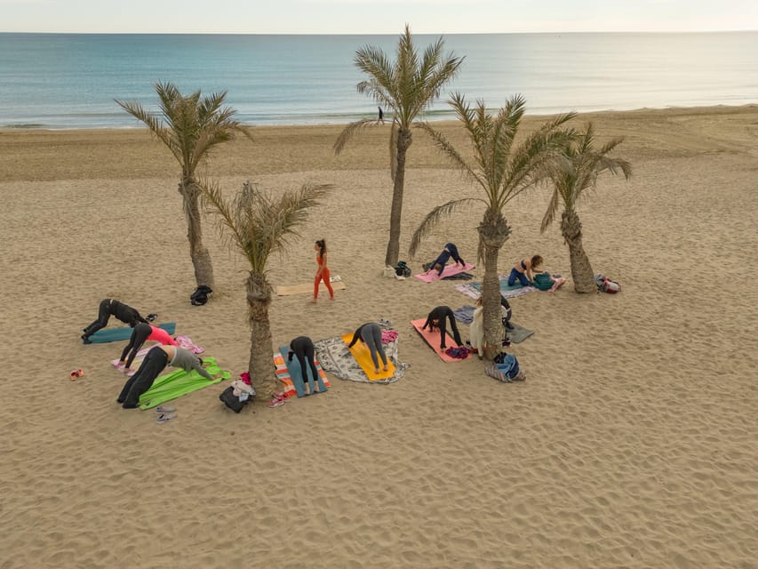 ALICANTE: Sunrise Yoga class on the beach & breakfast - Key points to know