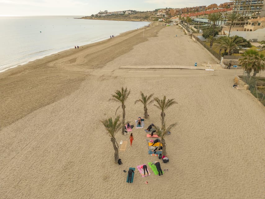 ALICANTE: Sunrise Yoga class on the beach & breakfast - A yoga class suited to beginners