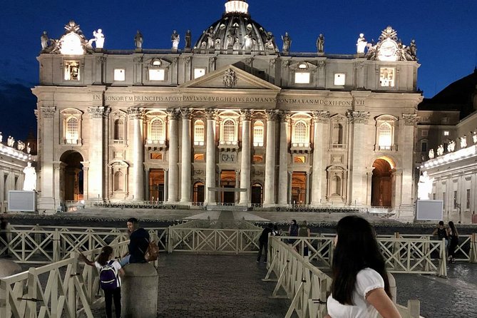 Angels & Demons Rome Scavenger Hunt: The Illuminati Escape Game - Stop 6: Piazza Navona turns the walk into a city tour