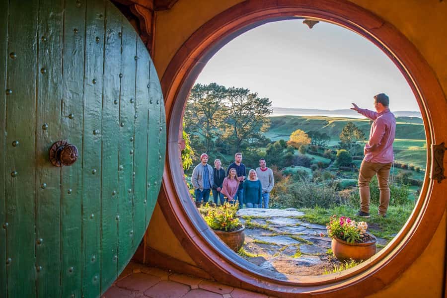 Auckland: Hobbiton Movie Set Day Trip with Festive Lunch - Inside a Hobbit Hole on Bagshot Row