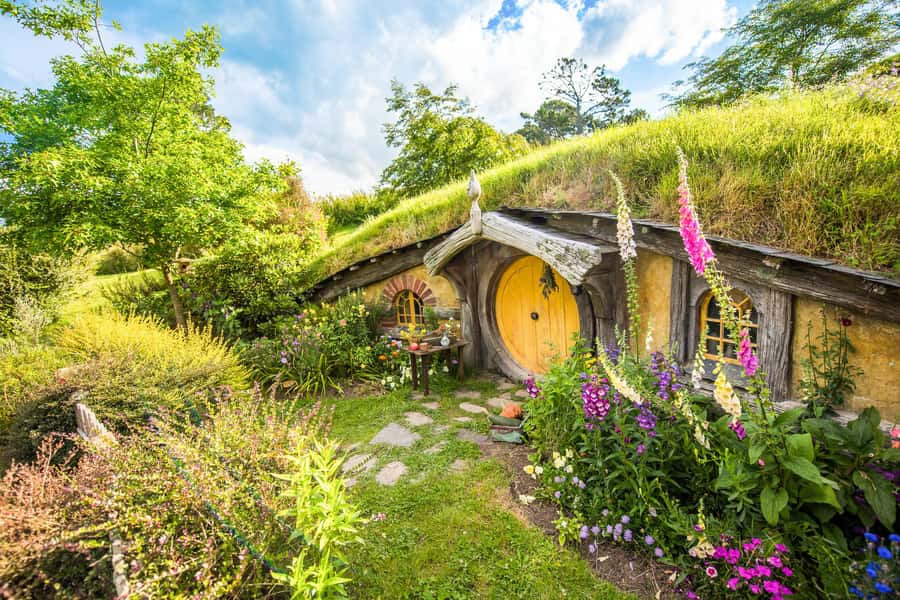 Auckland: Hobbiton Movie Set Tour with Lunch - Lunch at the Party Marquee