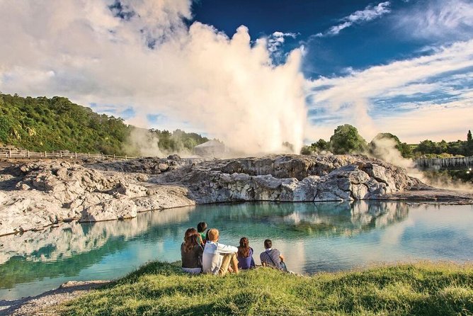 Auckland to Hobbiton Movie Set and Rotorua's Geothermal Valley - Why the order and timing matter
