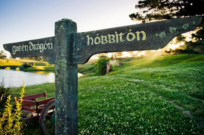 Auckland to Waitomo Caves and Hobbiton Movie Set Private Tour - Key points at a glance