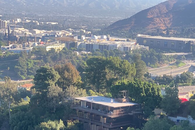 Authentic 3-Hour Hollywood to Beverly Hills Tour - The Universal City Overlook and the San Fernando Valley