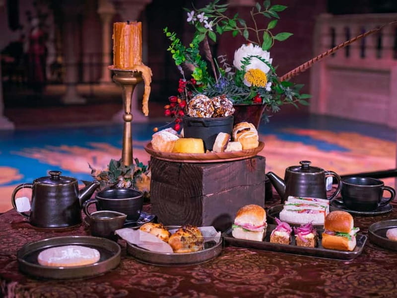Banbridge: Game of Thrones Studio Entry & Tea with Transfers - Great Hall of Winterfell and the sets you can enter