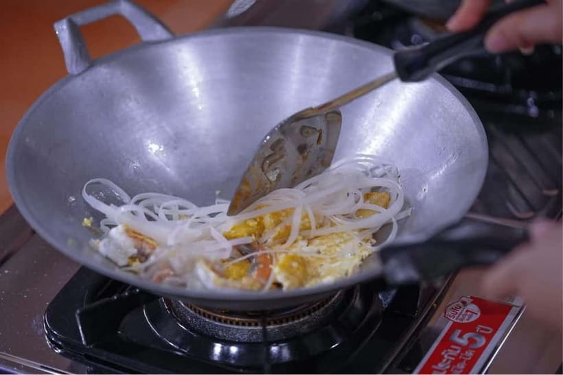 Bangkok: White Lotus Thai Cooking Class with Market Tour - What the $35 price really buys