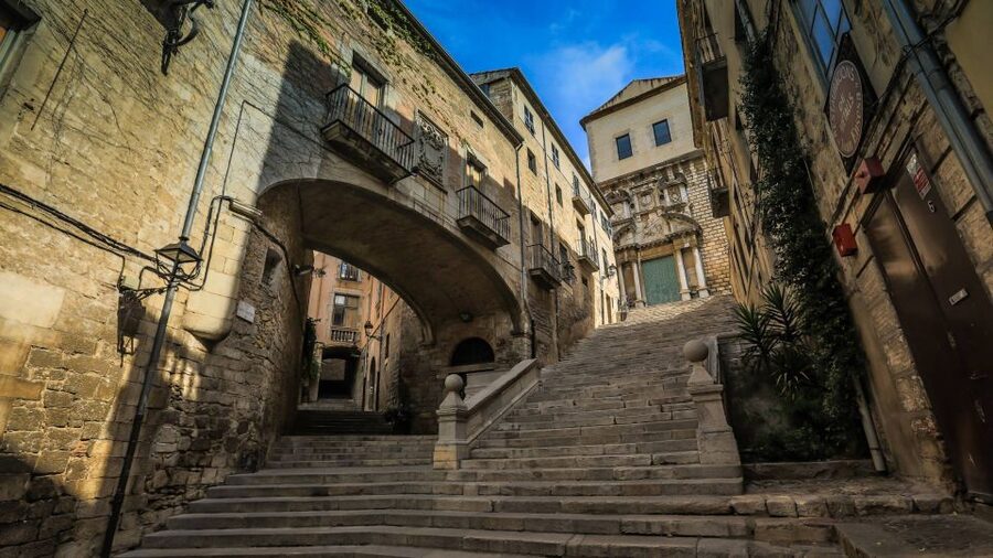 Barcelona: Girona Game of Thrones Private Tour with Pickup - Why Girona works so well as a Game of Thrones setting