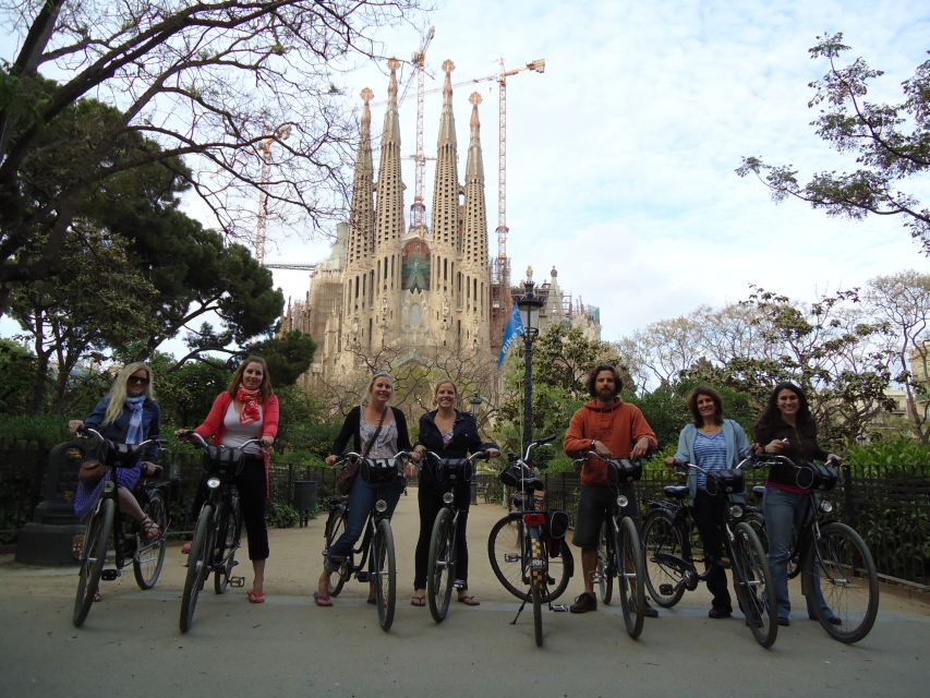 Barcelona Highlights Bike Tour: Cycle along the beach! - Why a bike is a smart way to see Barcelona