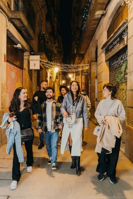 Barcelona: Marvels of Barcelona Walking Tour - The Kiss of Freedom and Barcelona in photographs