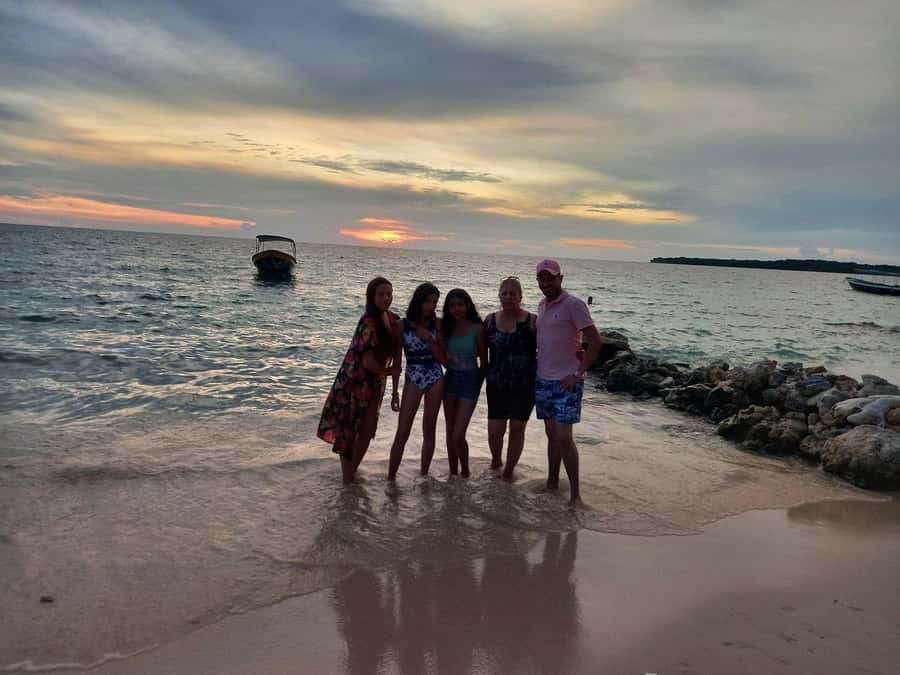 Barú: Sunset on the beach + bioluminescense plankton - The nighttime boat ride to the plankton