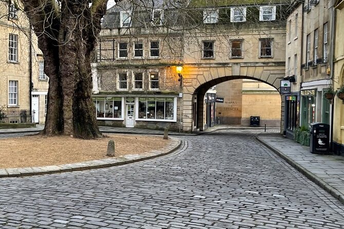 BATH: 2-Hour Bath Walking Tour of Bridgerton Filming Locations - Ending at Lady Danbury’s home