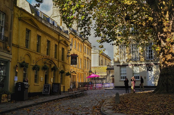 Bath Bridgerton walking tour of filming location with Mobile App - What the Tourific app adds to the walk