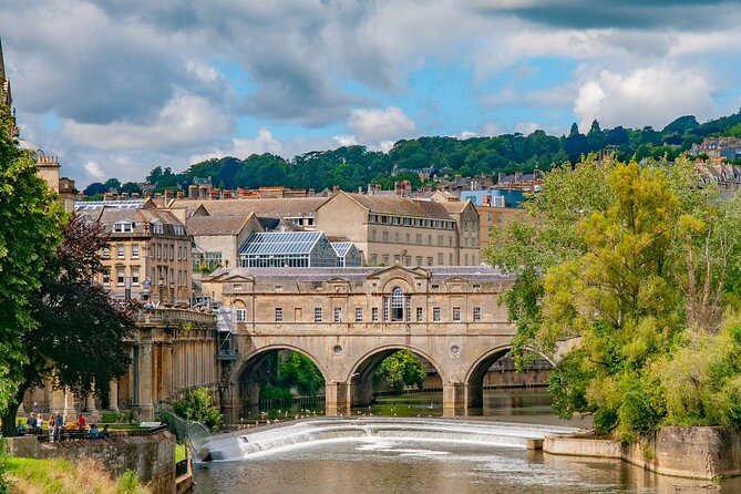Bath Bridgerton walking tour of filming location with Mobile App - The grand architectural stop and Regency context