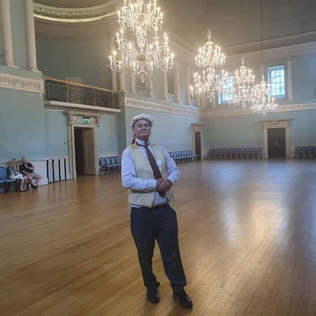 Bath: Guided Tour of Iconic Bridgerton Filming Locations - Starting outside the Abbey Hotel