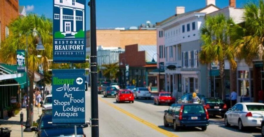 Beaufort: Local History and Film Sites Tour by golf cart - The historic district and its antebellum homes
