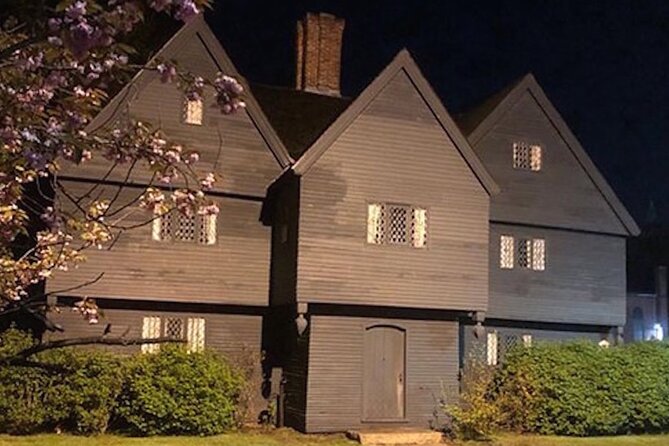 Best Hocus Pocus Movies & More Tour - Price, timing, and what to bring