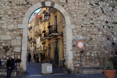 Best of Godfather and Taormina Tour with Street Food Tasting