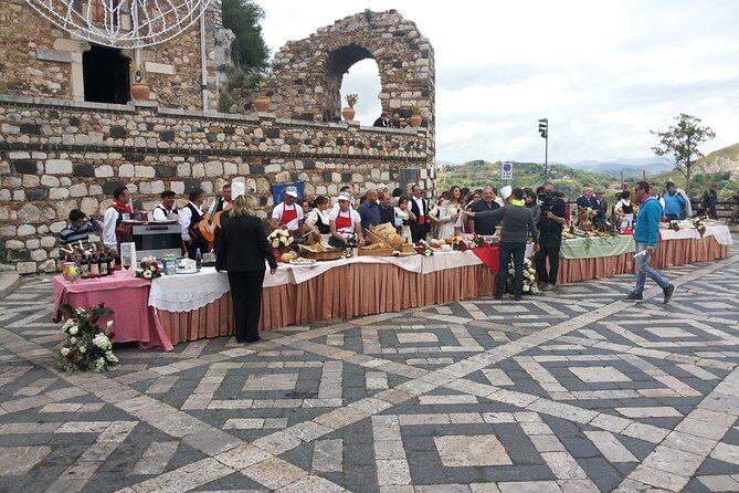 Best of Godfather and Taormina Tour with Street Food Tasting - Guide Nino and the value of a small group