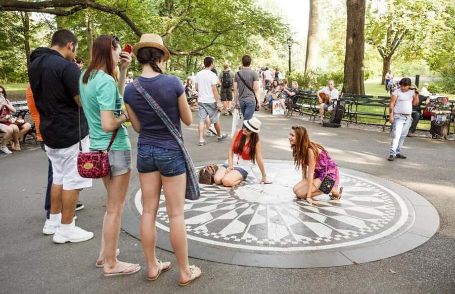 Best of NYC:Top-Rated Sex and the City Hotspots Pedicab Tour - Magnolia Bakery and the optional sweet stop