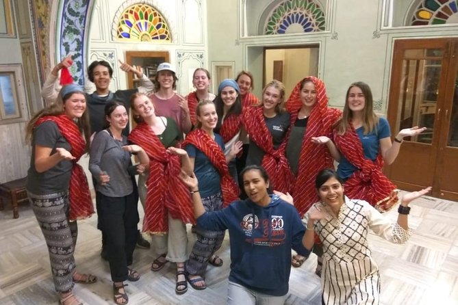 Bollywood Dance Class - Groove and shake on Hindi Movie hits ! - Key points to know before booking