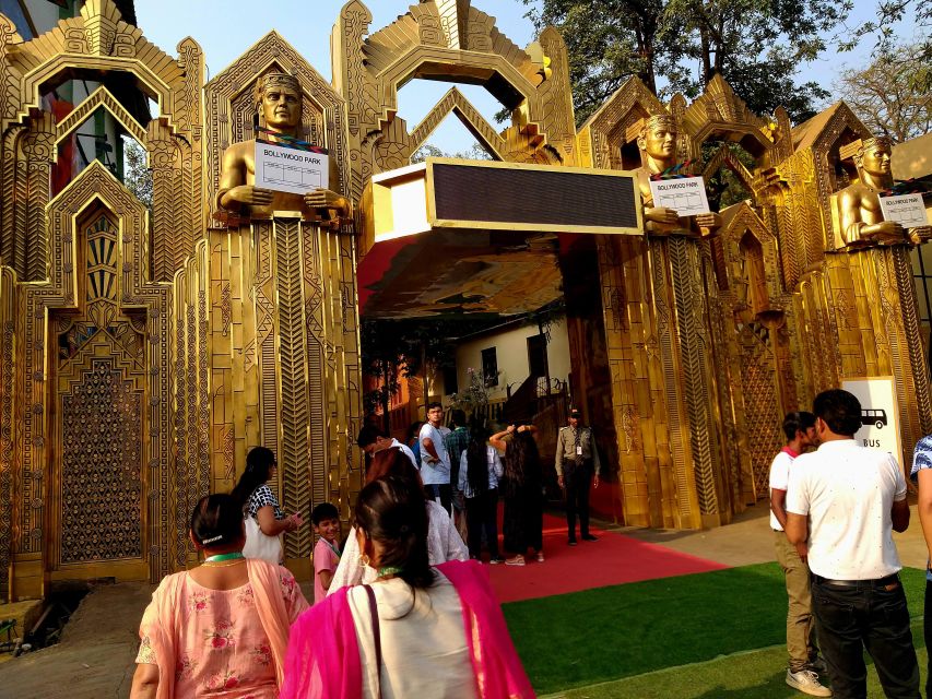 Bollywood Filmcity tour with Dance show. - Who will enjoy this visit most?