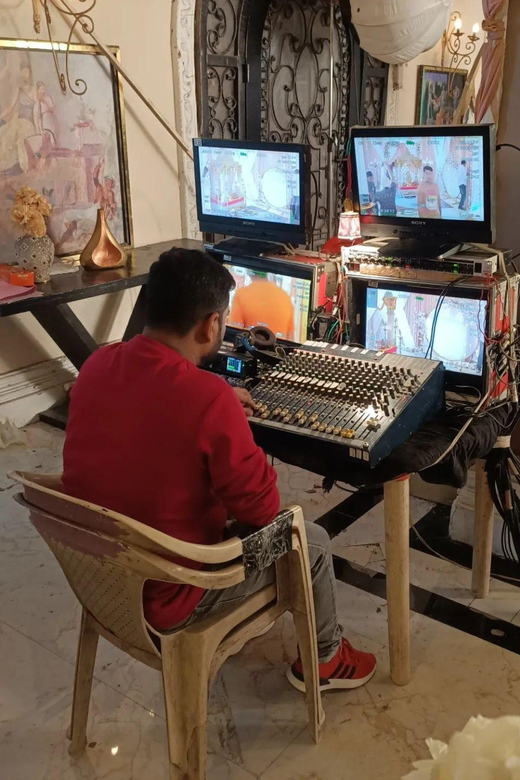 Bollywood Studio Guided Half-Day Tour - Who should book this experience?