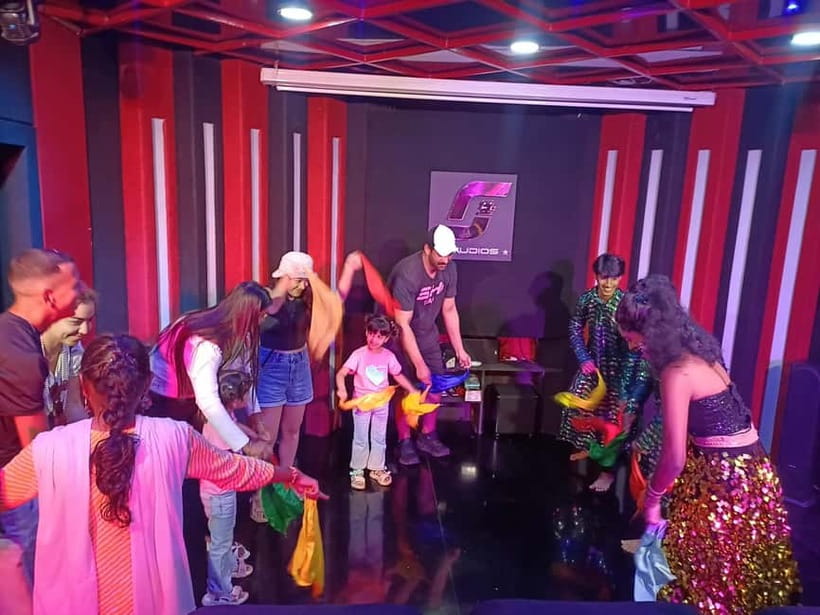 Bollywood Studio Tour - Ending with a Bollywood film screening
