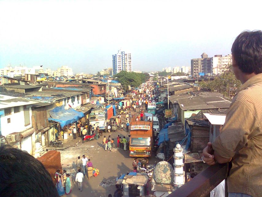 Bollywood tour with Slum Tour & Dance show - Two Mumbais in one eight-hour day