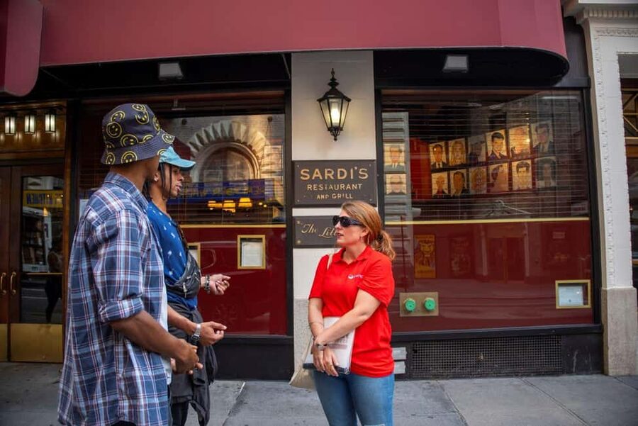 Broadway Backstage: From Times Square to Studio - Broadway’s theater corridor and the shift from vaudeville to musicals