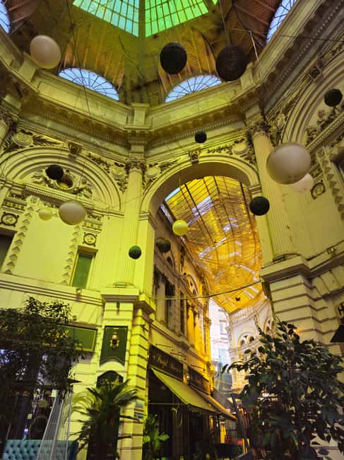Bucharest Photo Walk - Instagram&Cinematic Spots in 3 hours - Calea Victoriei: the long photographic middle