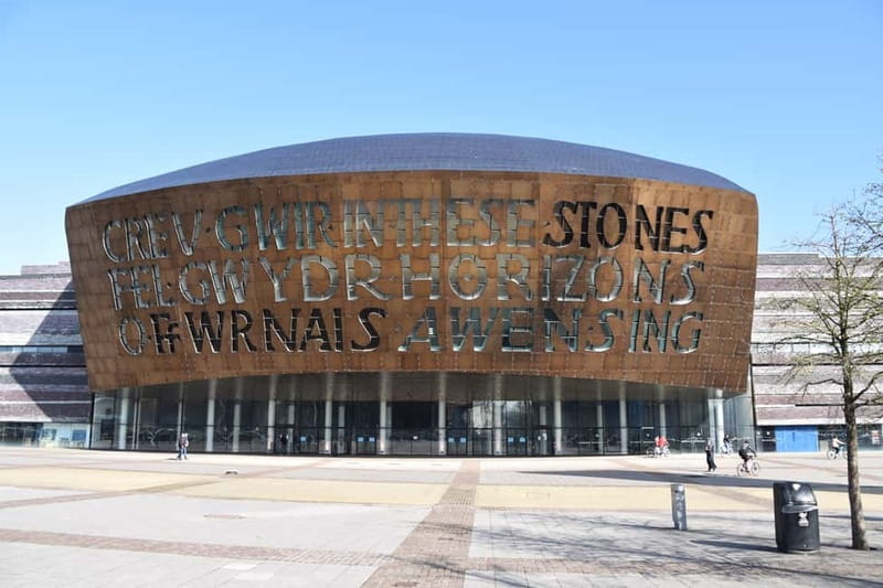 Cardiff: Doctor Who Walking Tour - Welsh cakes, local food, and practical Cardiff advice