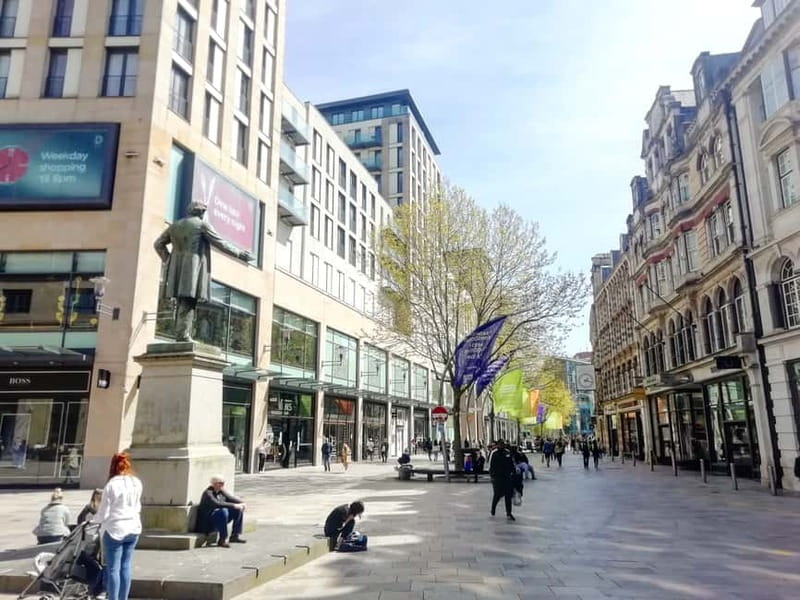 Cardiff: Private Doctor Who Walking Tour - From the Civic Centre to the old city streets